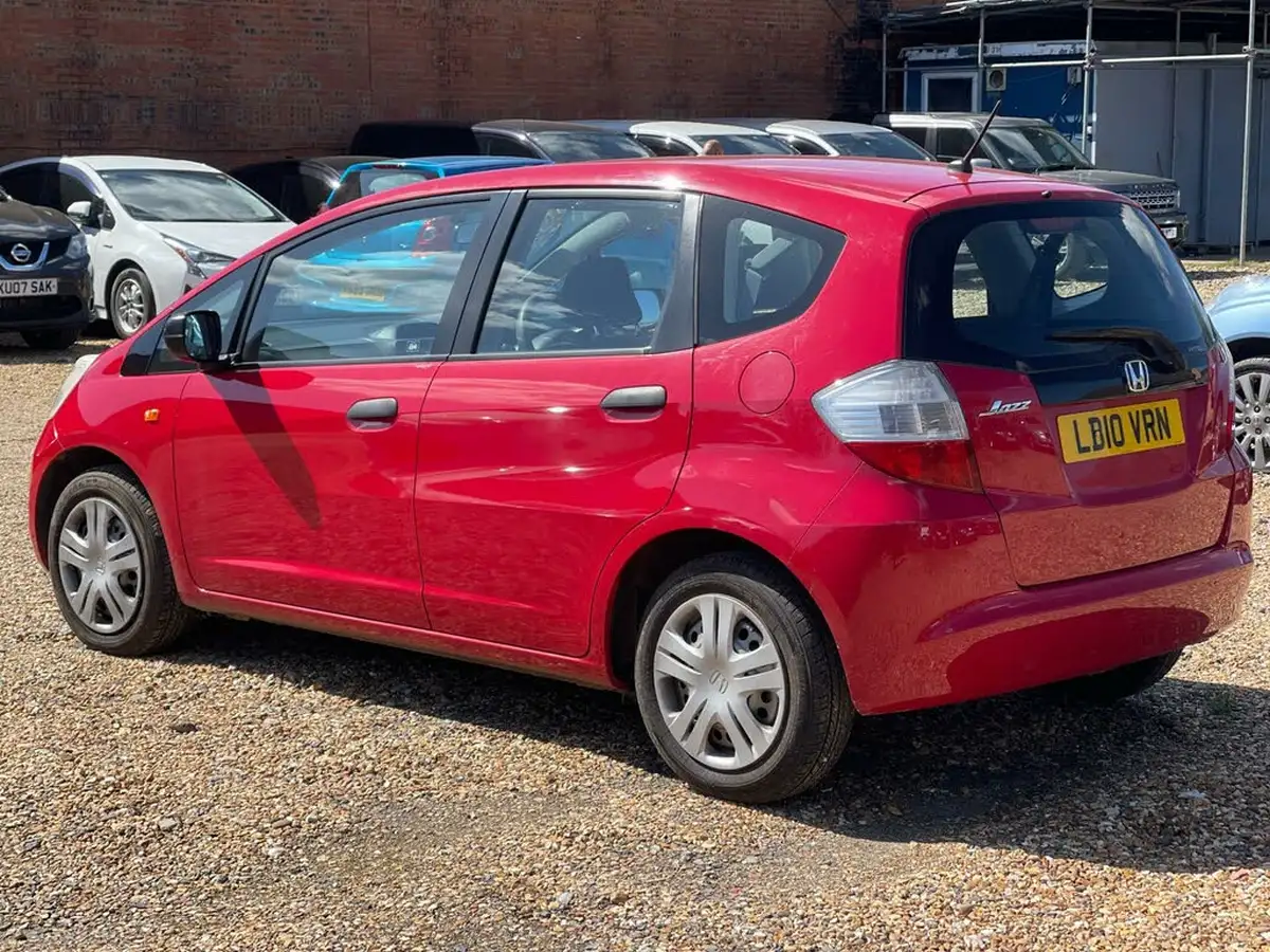 2010-honda-jazz-12-s-big-5