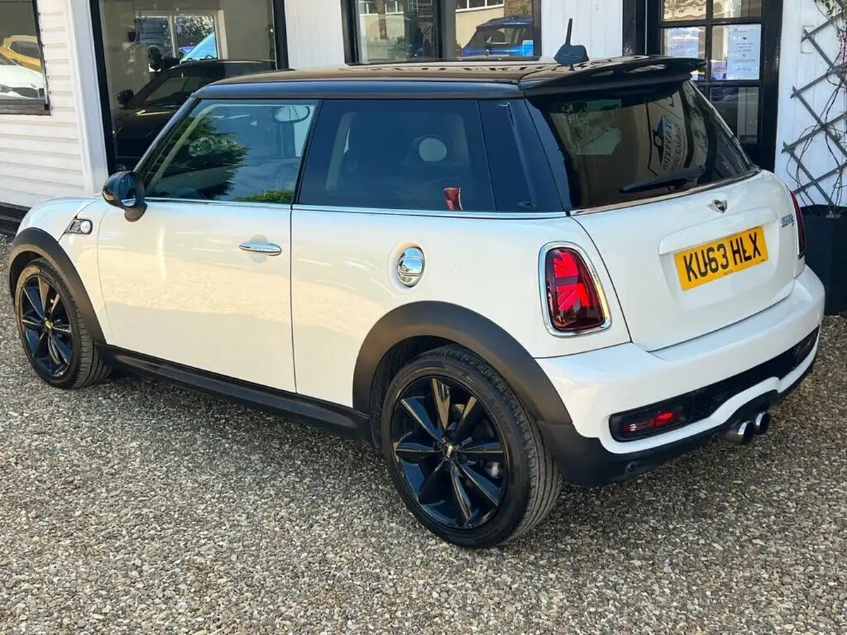 2013-mini-cooper-16-cooper-s-184bhp-sport-chili-hatchback-3d-big-14