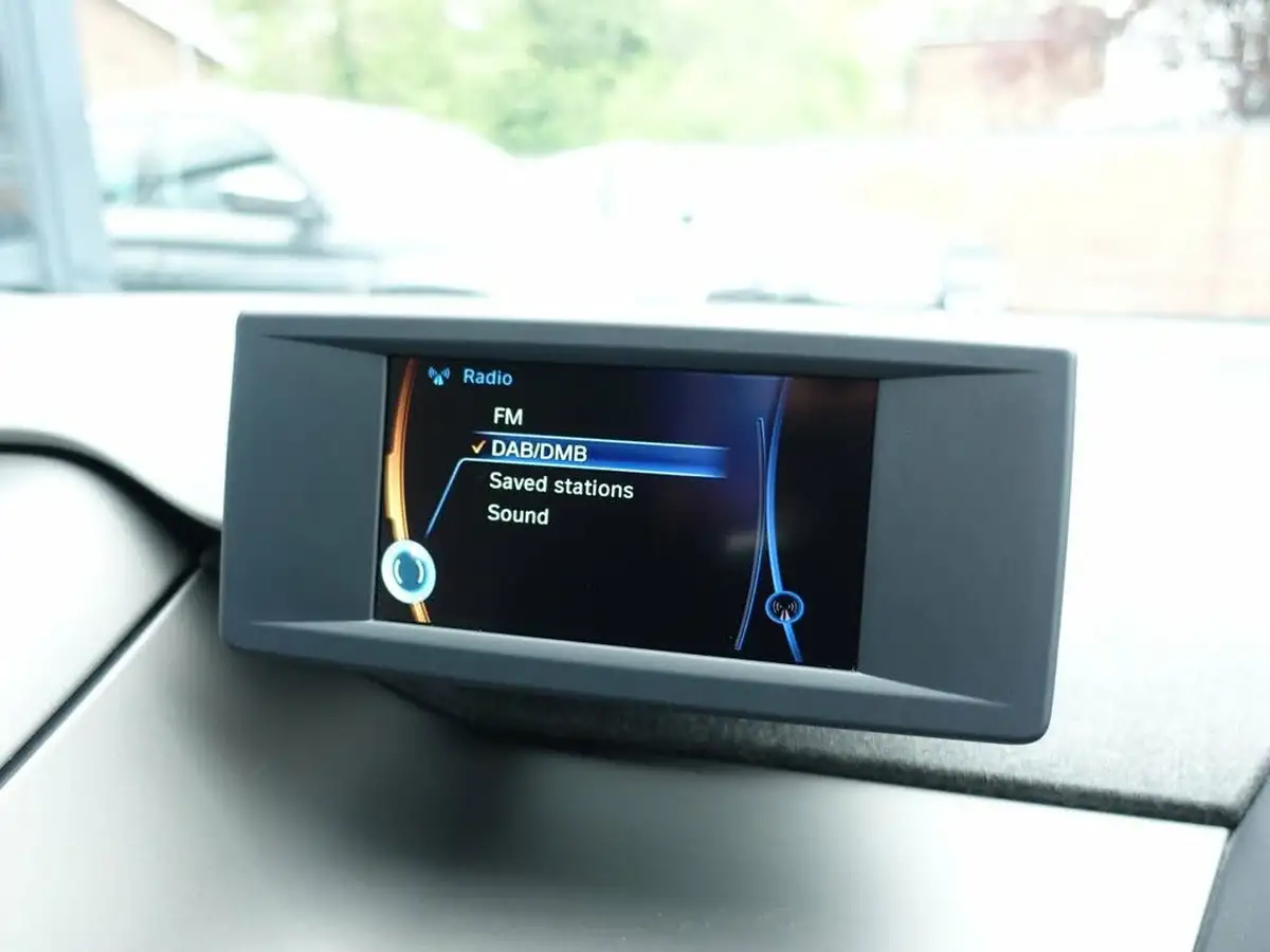 2016-bmw-i3-e-big-20