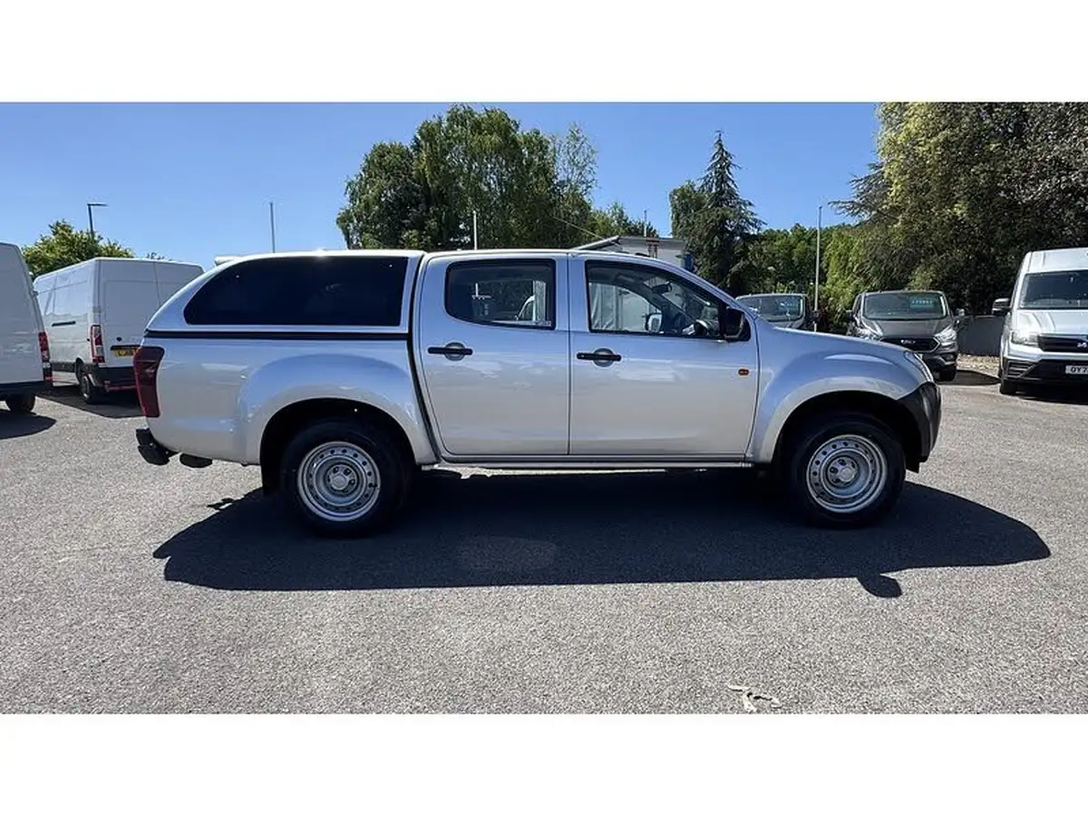 2017-isuzu-d-max-25td-4x4-double-pickup-big-9