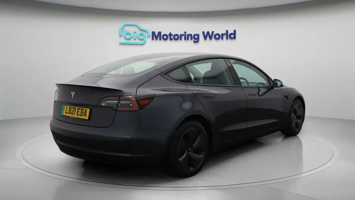 2021-tesla-model-3-e-standard-plus-big-7