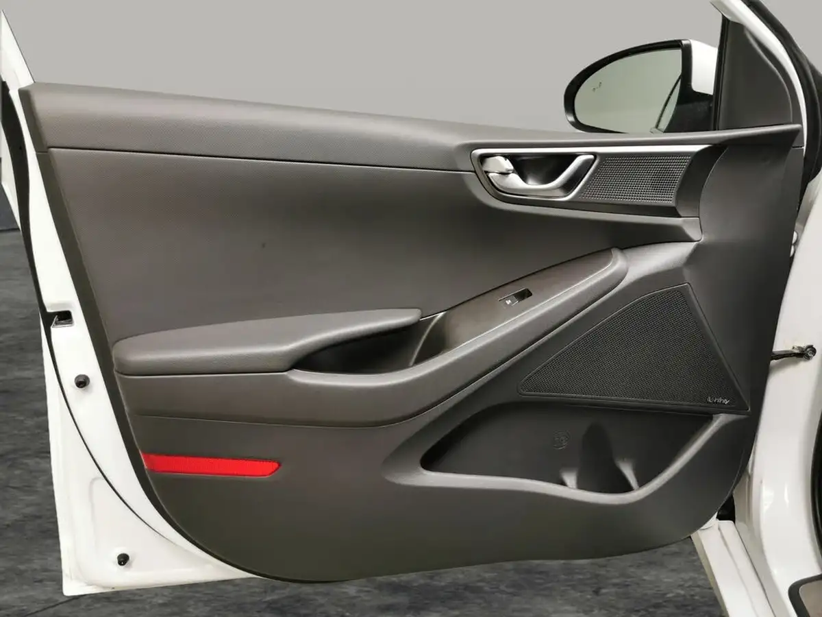 2021-hyundai-ioniq-e-premium-se-electric-100kw-big-38