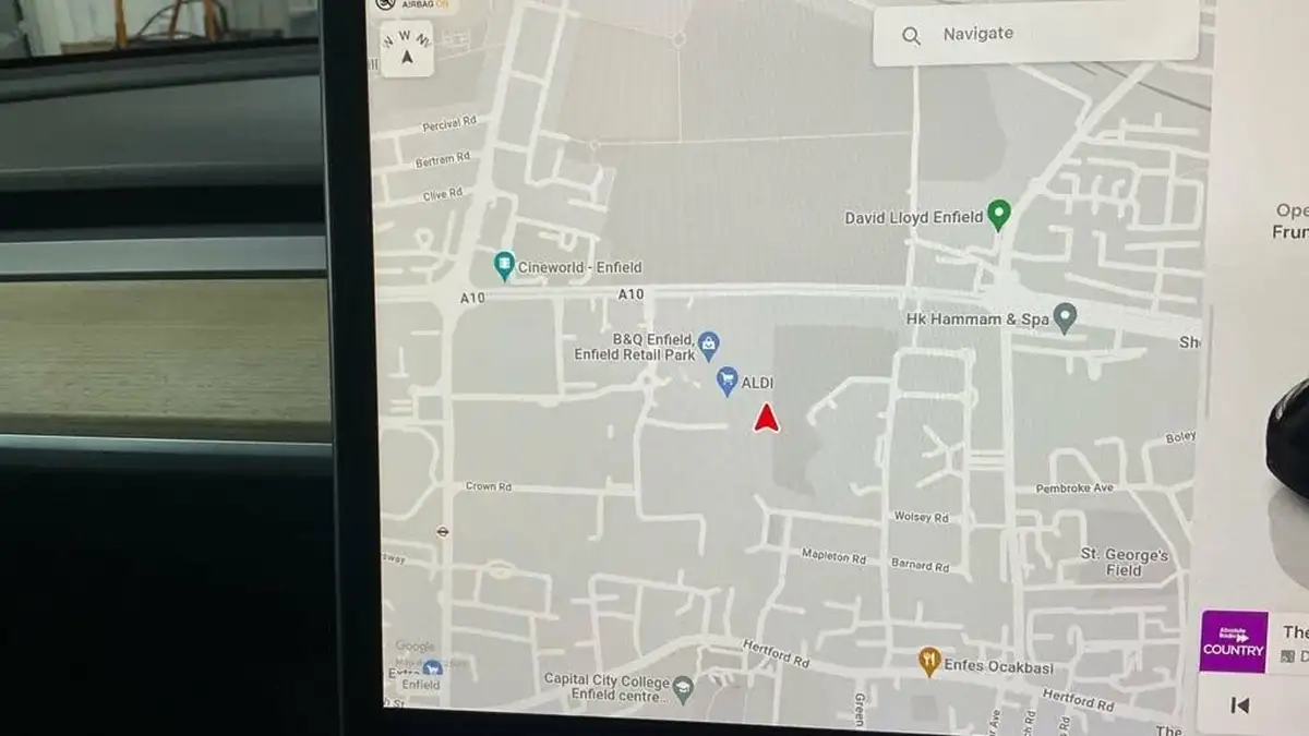 2022-tesla-model-y-e-long-range-big-6