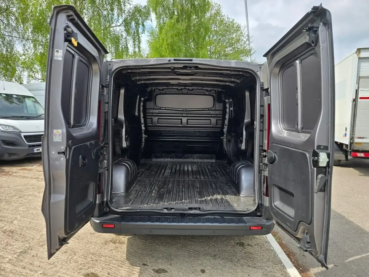 2019-nissan-nv300-16dci-tekna-l1h1-120ps-10t-panel-van-big-10