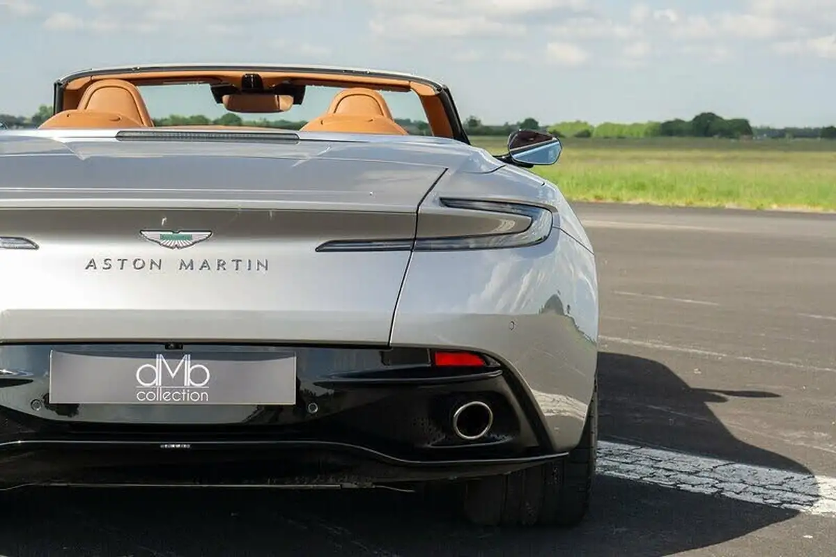 2024-aston-martin-db12-40-v8-auto-euro-6-ss-2dr-big-11