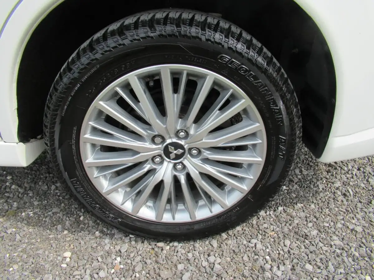 2019-mitsubishi-outlander-24-juro-phev-ss-big-11