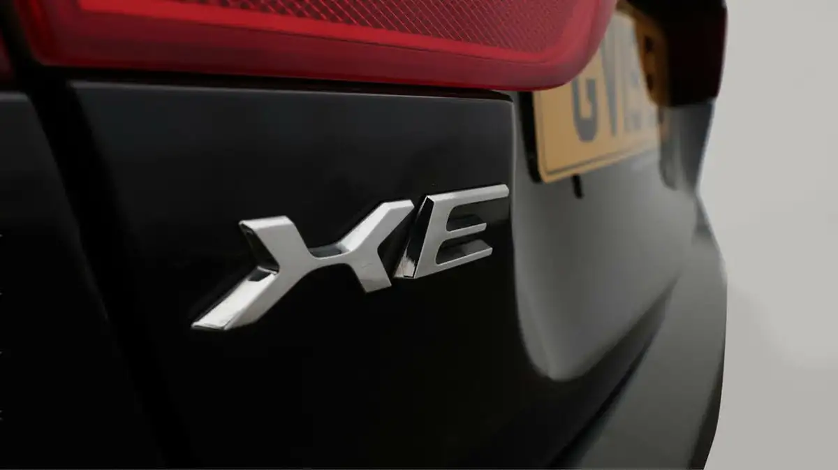 2019-jaguar-xe-20i-landmark-200ps-big-21