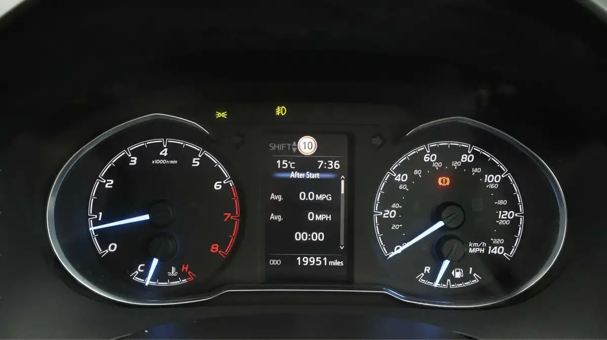 2018-toyota-yaris-15-vvt-i-icon-111bhp-1497cc-big-10
