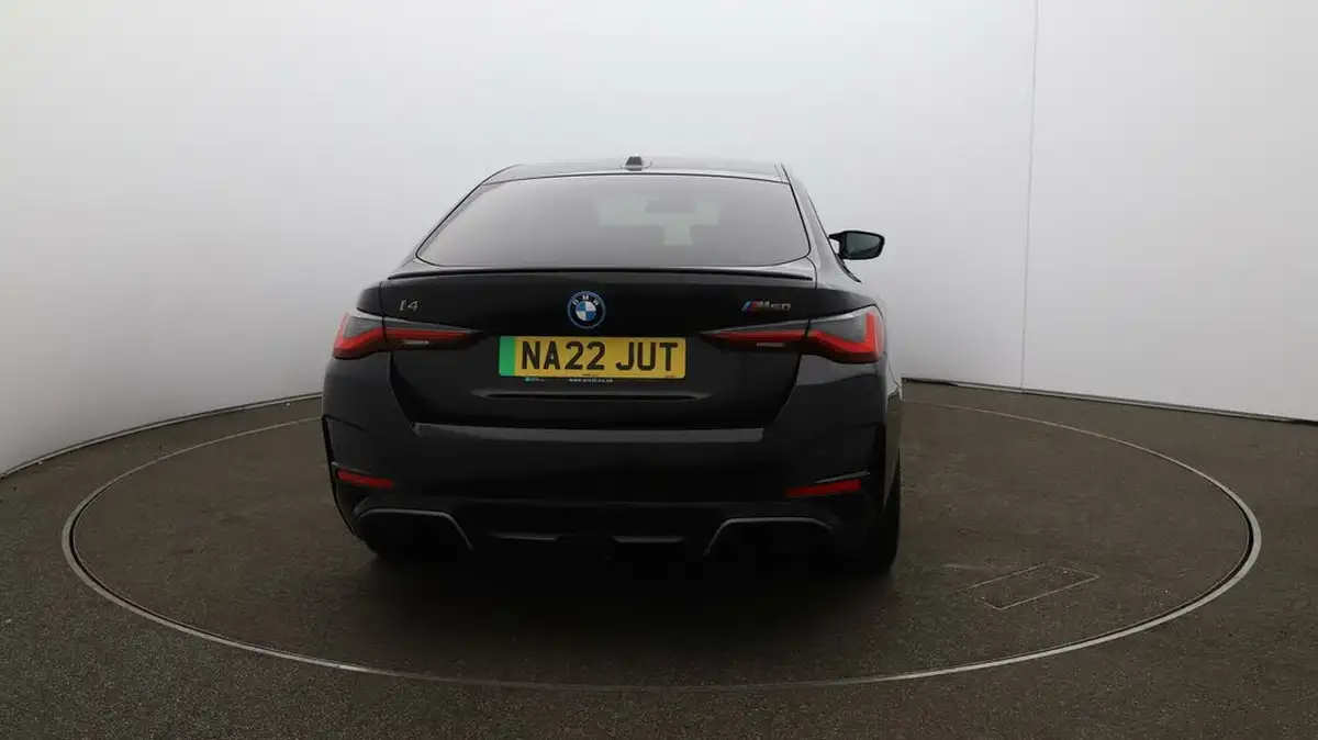 2022-bmw-i4-e-m50-big-57