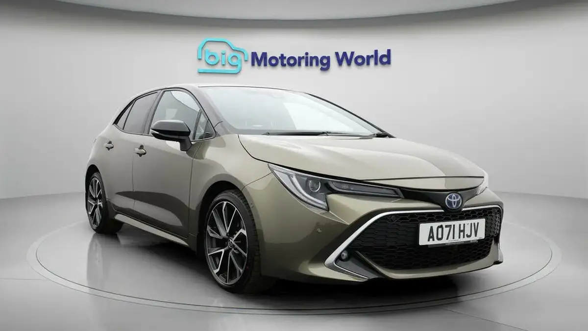 2022-toyota-corolla-18-vvt-i-excel-120bhp-trk-hatchback-big-0