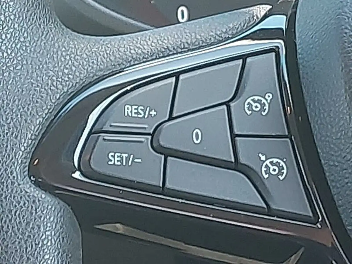 2021-dacia-sandero-10-sce-essential-big-9