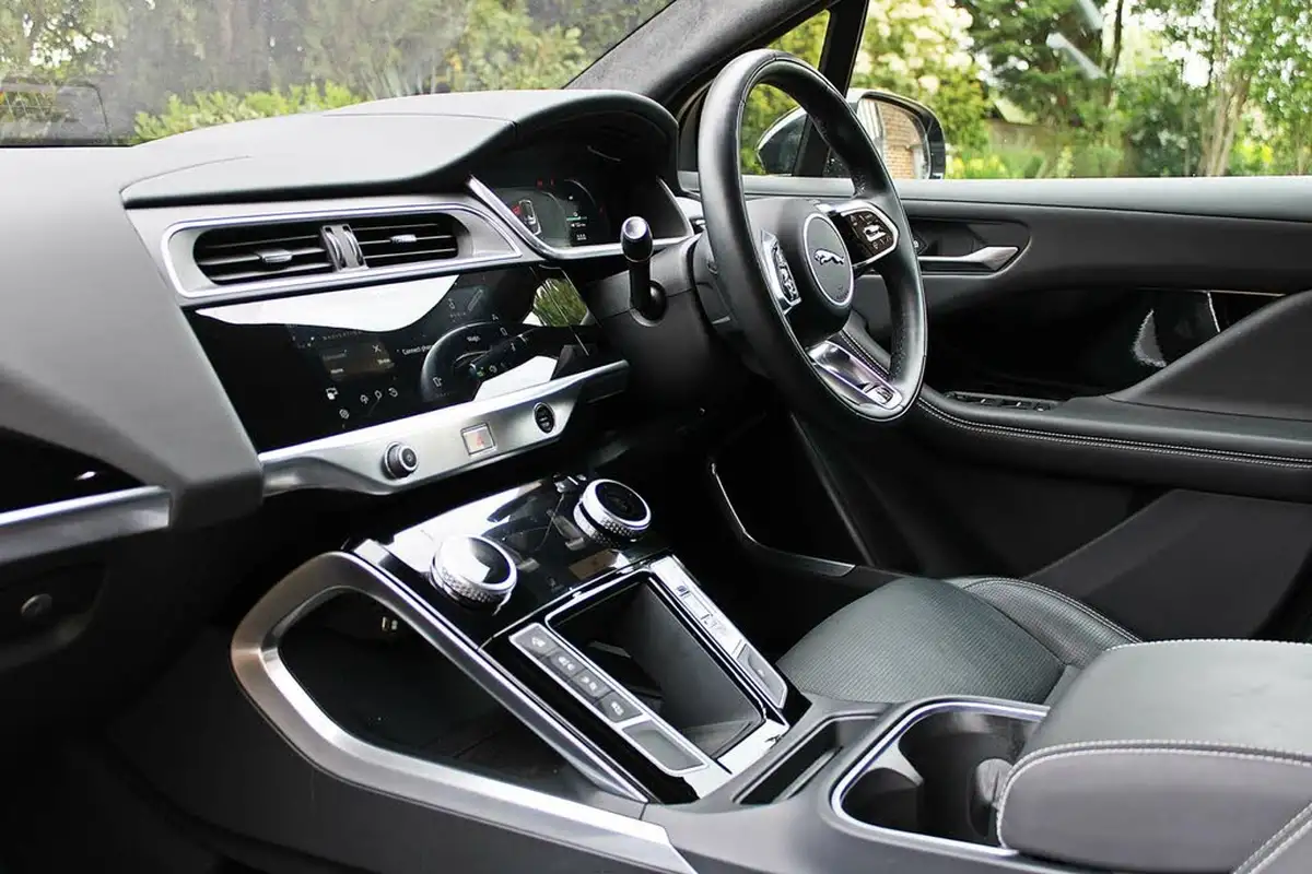 2023-jaguar-i-pace-ev400-hse-black-big-17