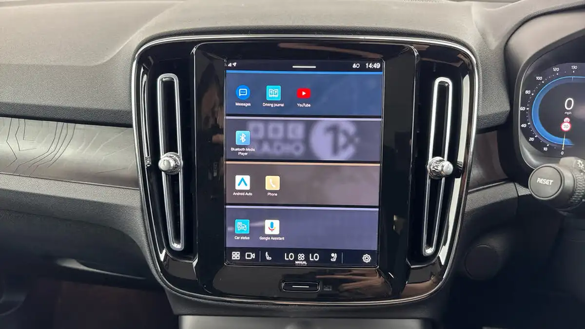 2022-volvo-c40-e-twin-recharge-pro-big-15