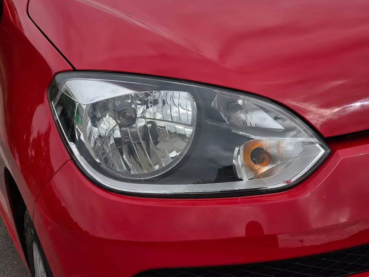 2014-volkswagen-up-10-move-up-59bhp-3d-big-29