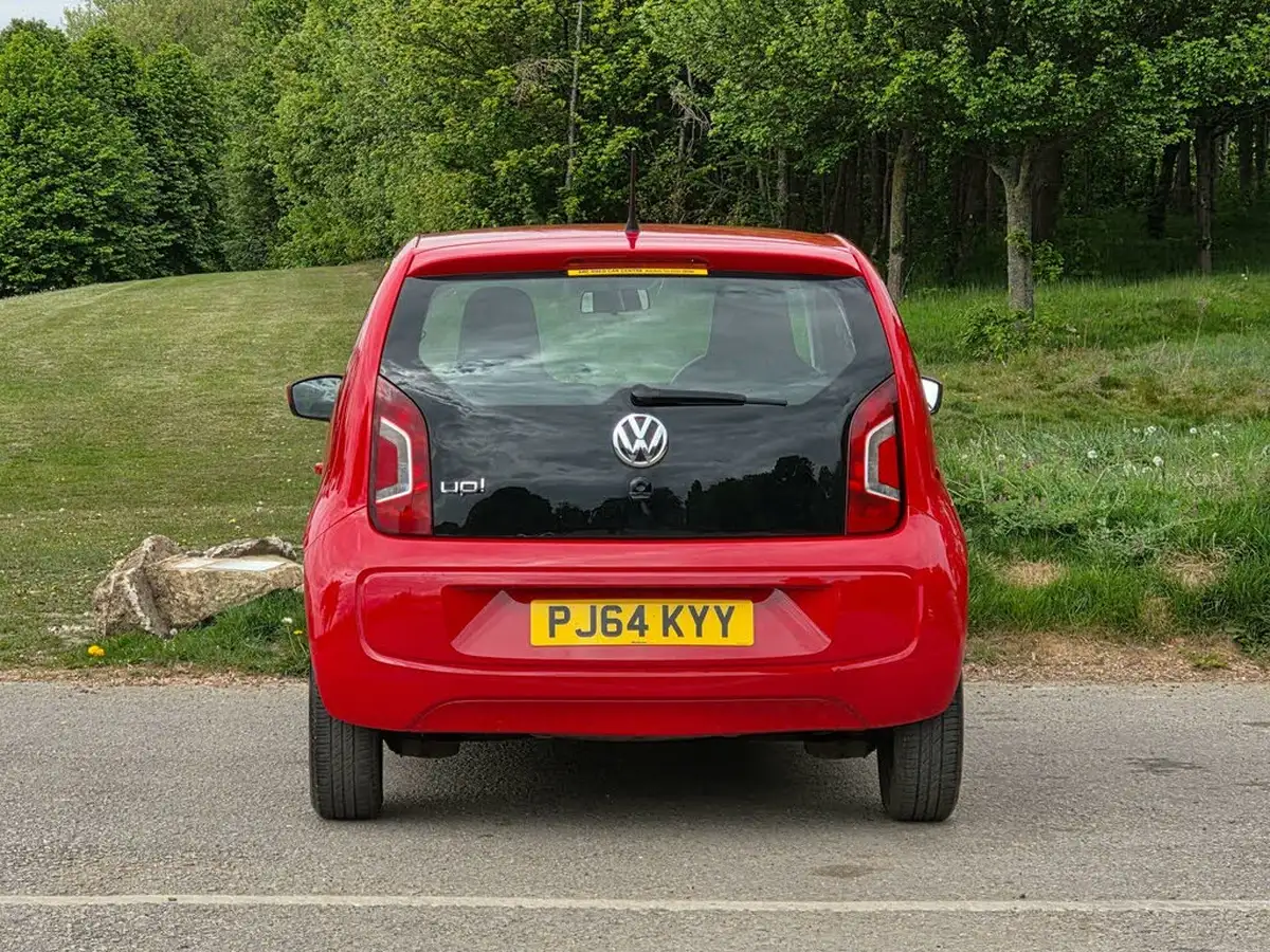 2014-volkswagen-up-10-move-up-59bhp-3d-big-5