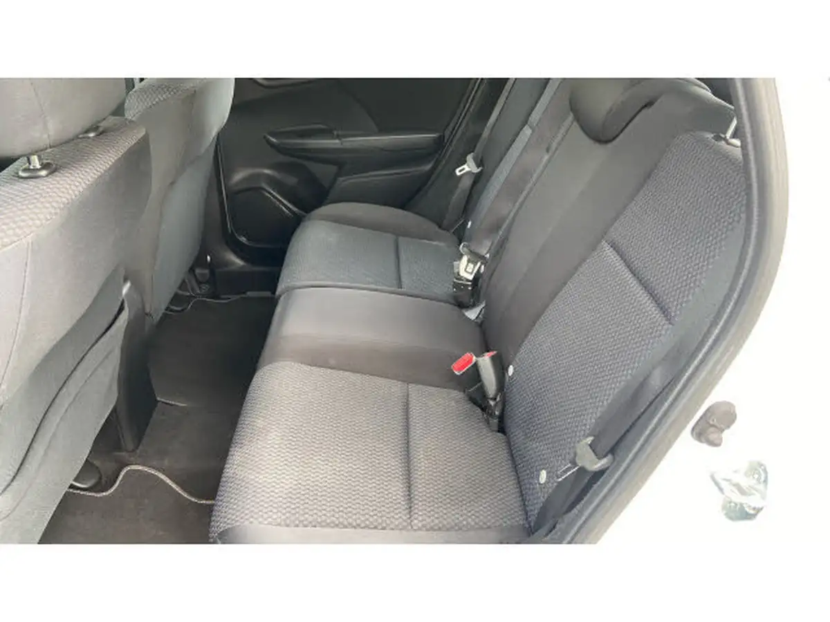 2018-honda-jazz-13-i-vtec-se-cvt-big-16