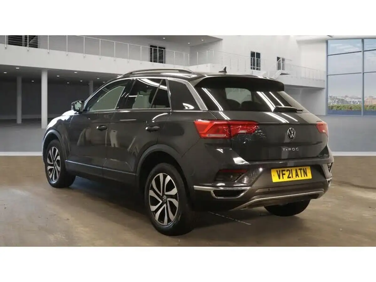 2021-volkswagen-t-roc-15-tsi-active-hatchback-5d-big-11