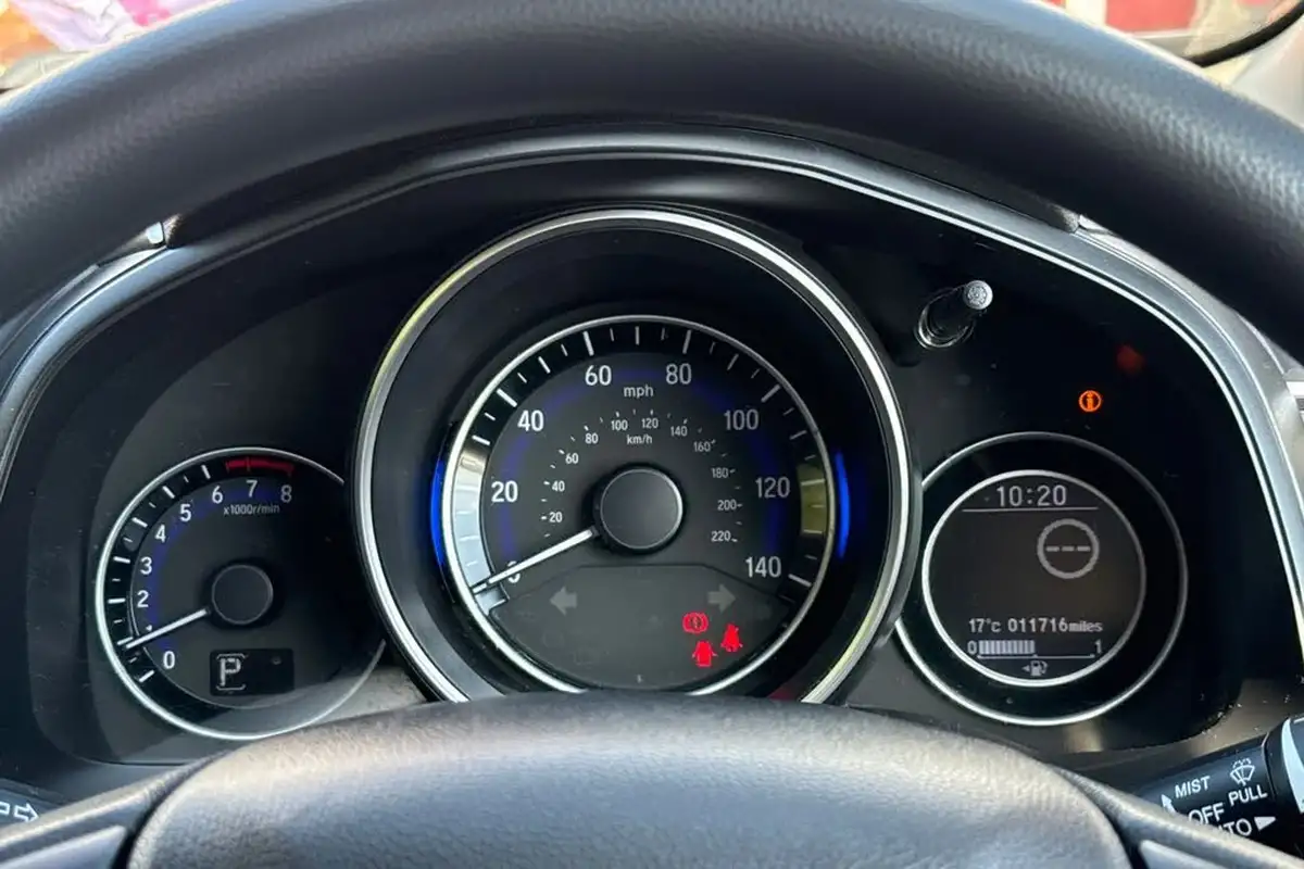 2019-honda-jazz-13-i-vtec-se-cvt-big-17