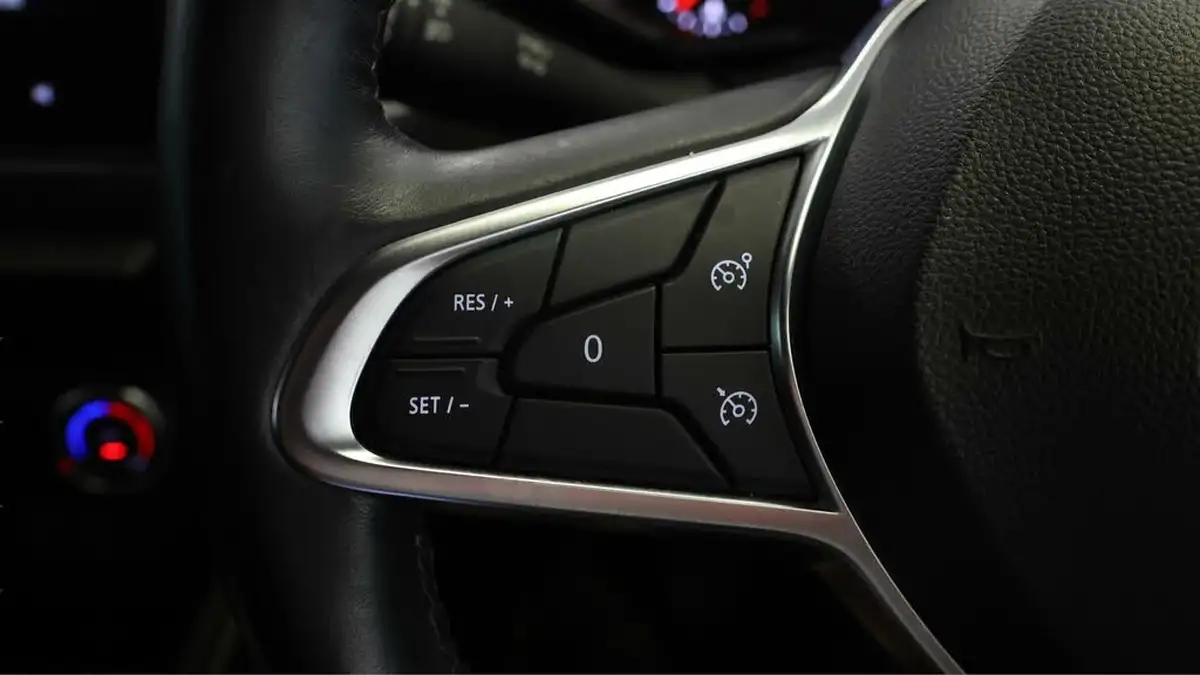 2019-renault-clio-10-sce-iconic-big-20