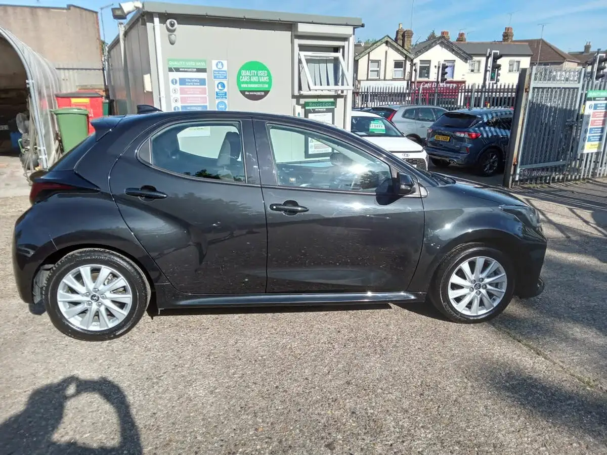 2021-toyota-yaris-15-vvt-i-icon-114bhp-hybrid-1490cc-e-cvt-big-7