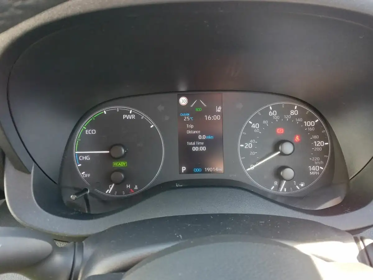 2021-toyota-yaris-15-vvt-i-icon-114bhp-hybrid-1490cc-e-cvt-big-29