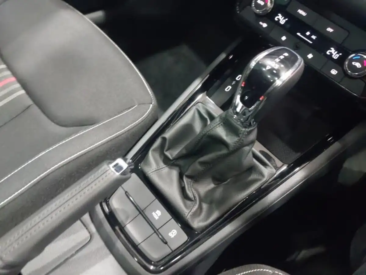 2024-skoda-kamiq-10-tsi-monte-carlo-116ps-dsg-big-16