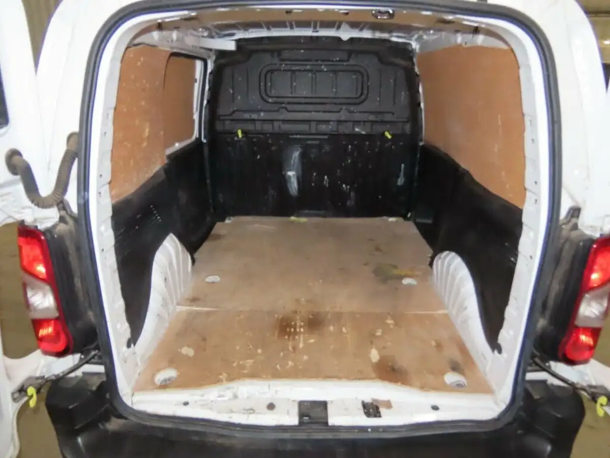 2021-peugeot-partner-15-bluehdi-1000-professional-100ps-eu6dt-panel-big-8
