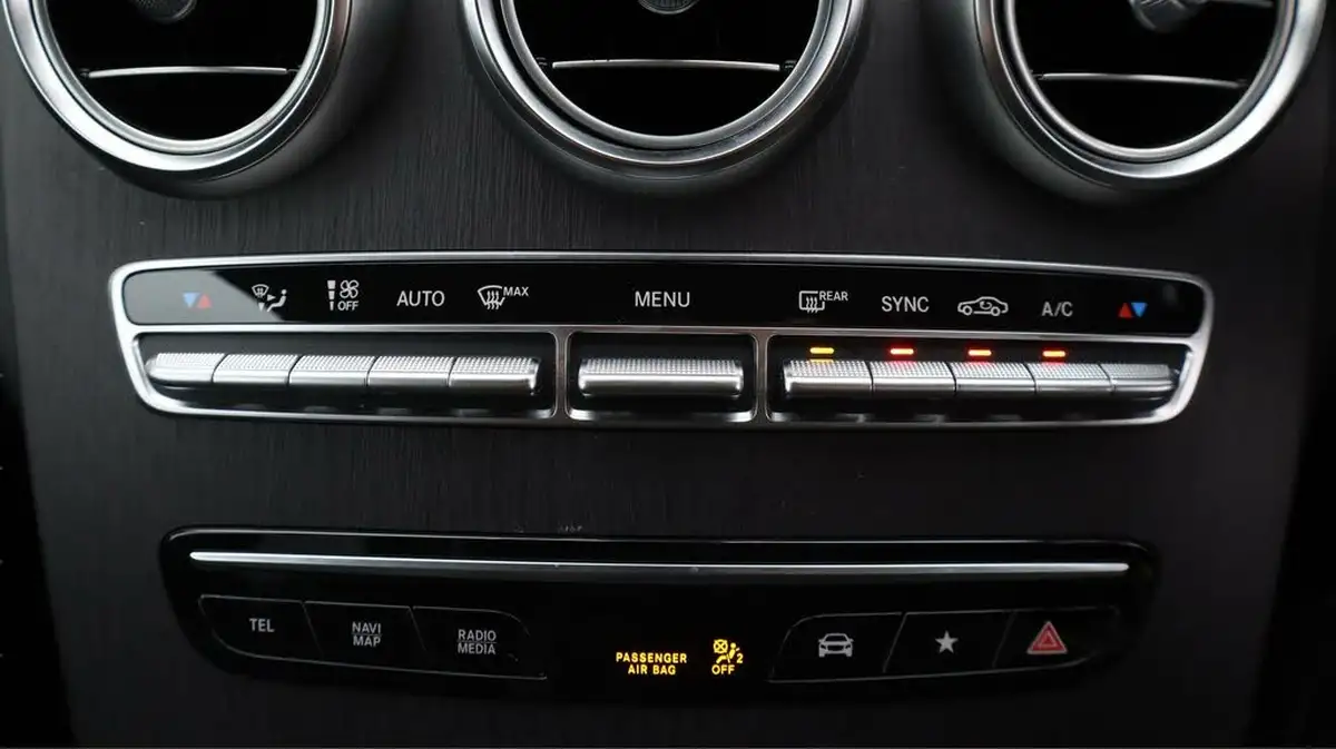 2019-mercedes-benz-glc-class-20d-glc220d-amg-line-station-wagon-5d-4matic-plus-big-12