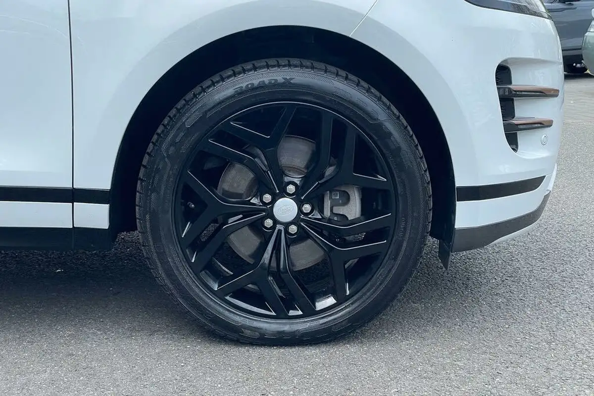 2022-land-rover-range-rover-evoque-20-d200-r-dynamic-se-big-3