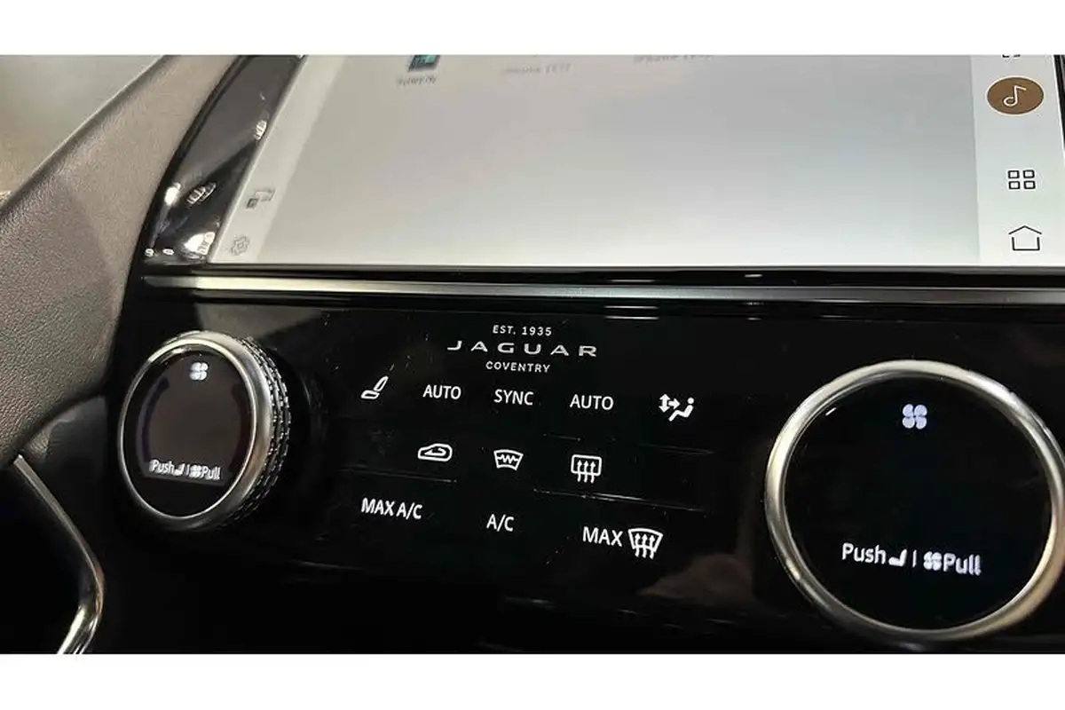 2023-jaguar-e-pace-15-p300e-r-dynamic-black-big-53