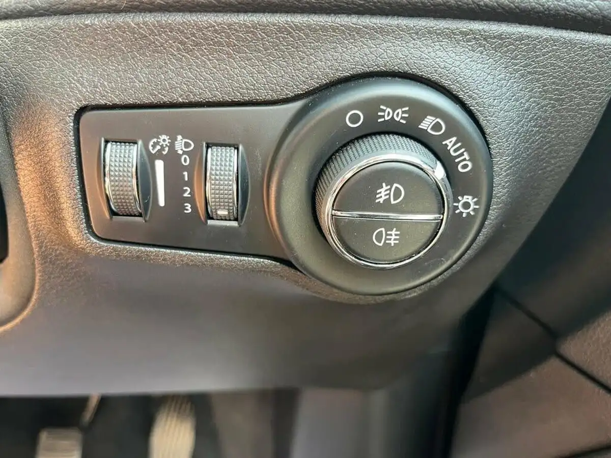 2019-jeep-compass-14-multiair-ii-longitude-big-24