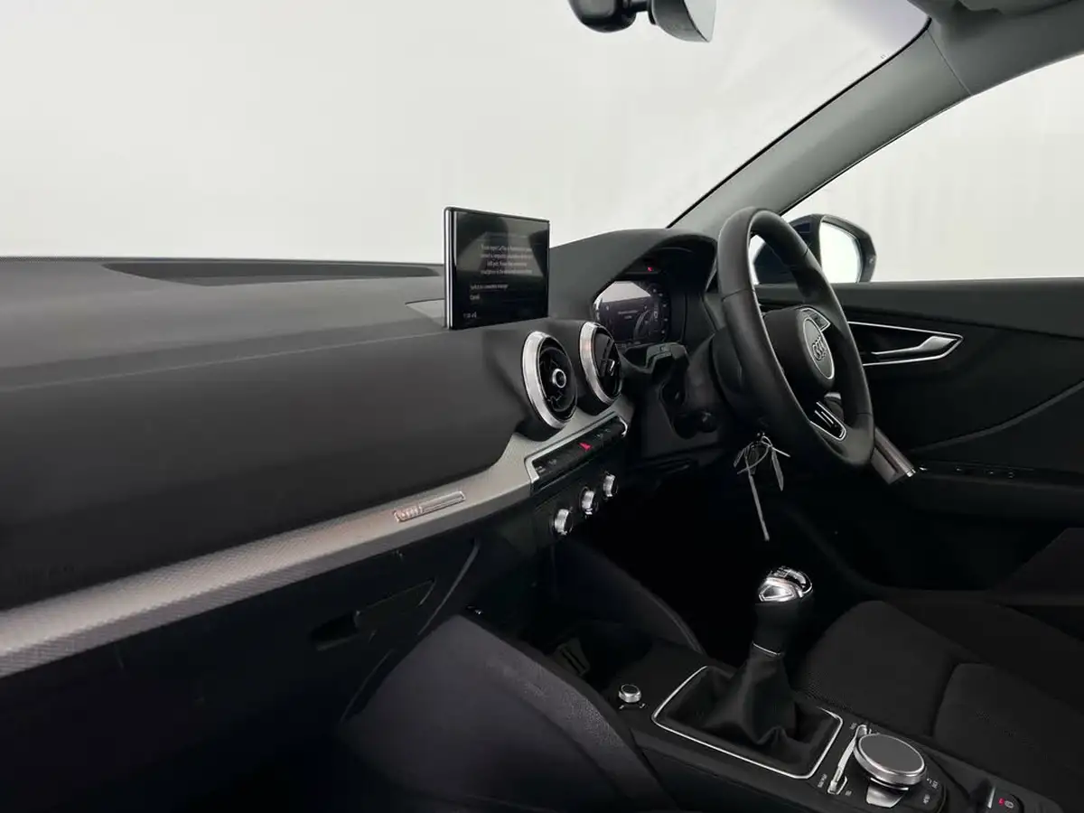 2021-audi-q2-10-30-tfsi-sport-big-17