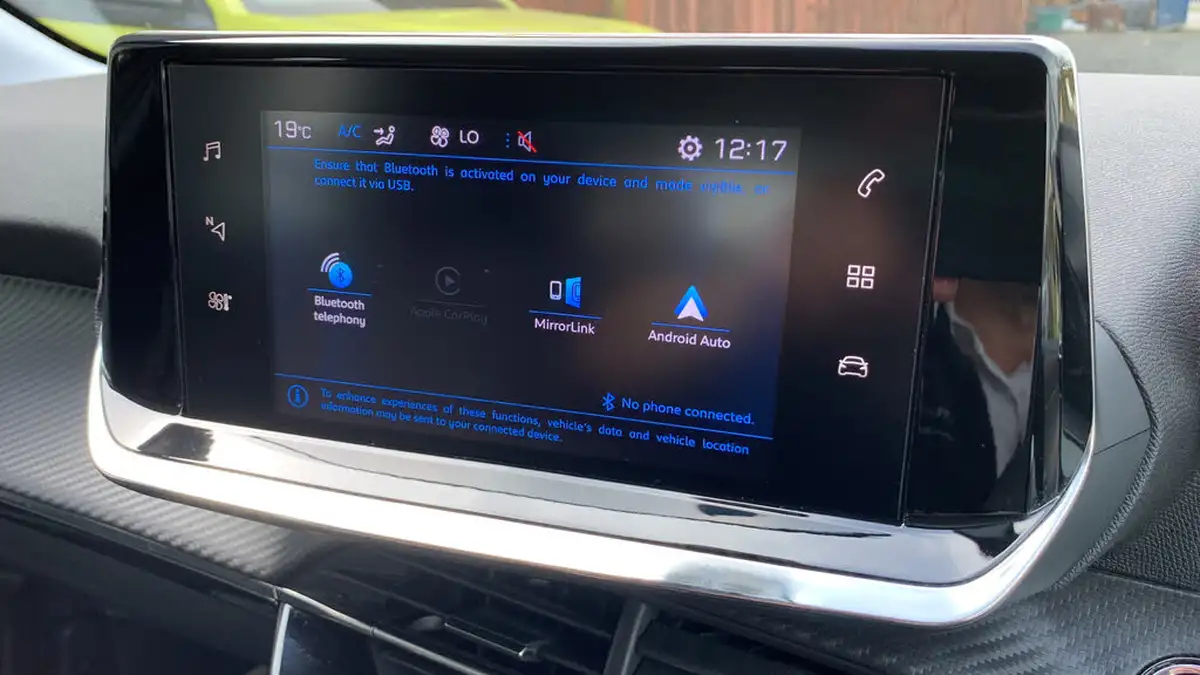 2021-peugeot-208-12-puretech-allure-100bhp-big-29