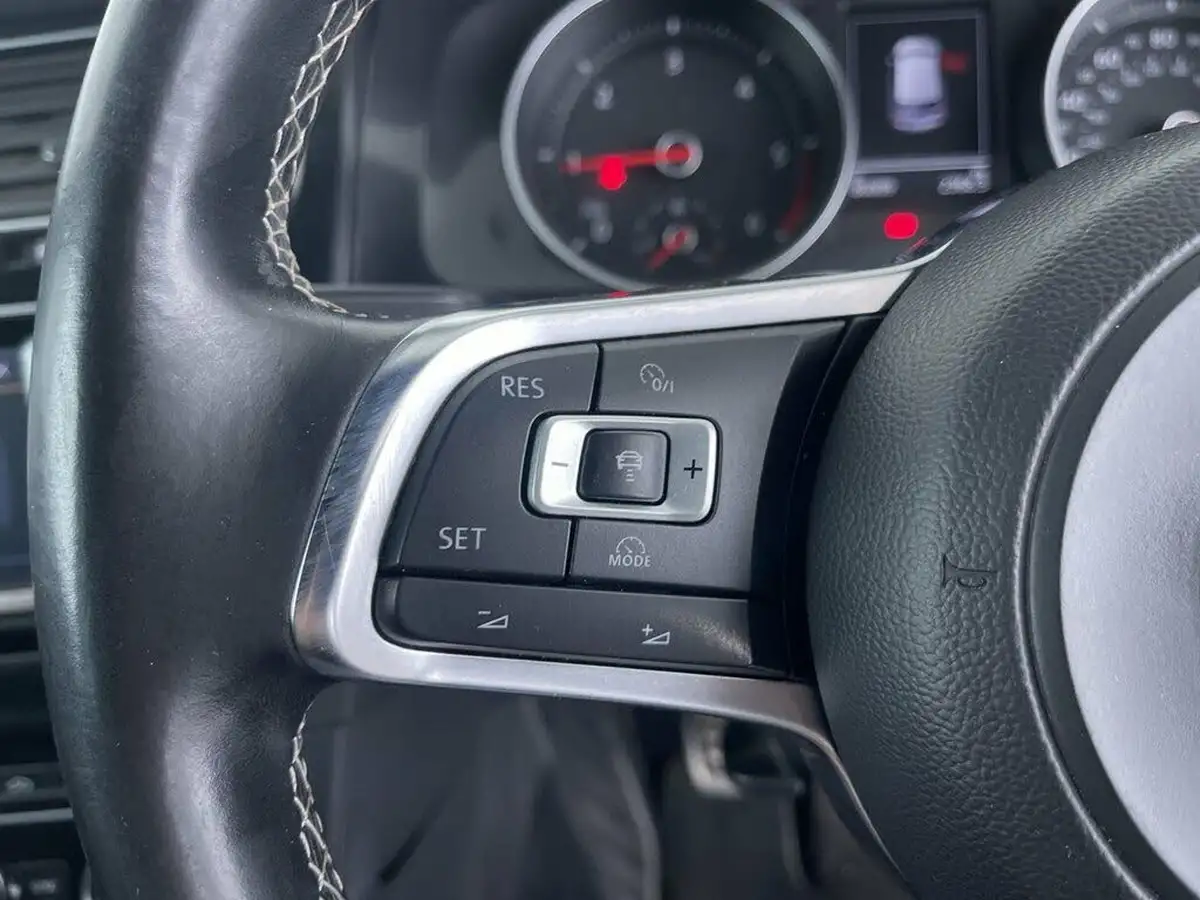 2014-volkswagen-golf-20tdi-gtd-bmt-3d-big-47