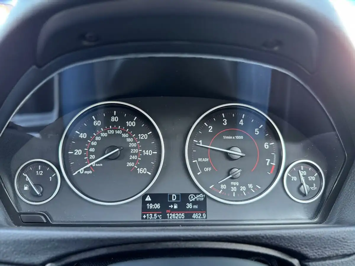 2016-bmw-3-series-20-320i-sport-saloon-4d-auto-big-14