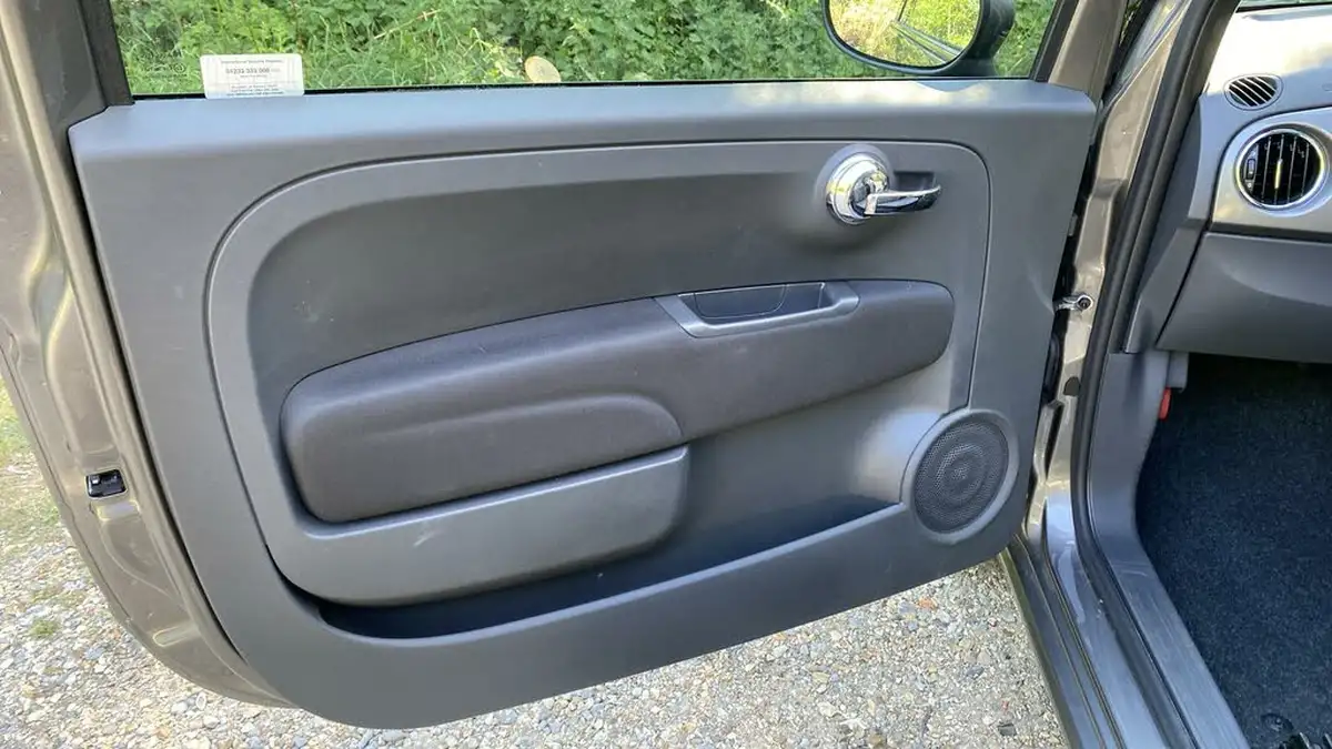 2017-fiat-500-12-lounge-big-24