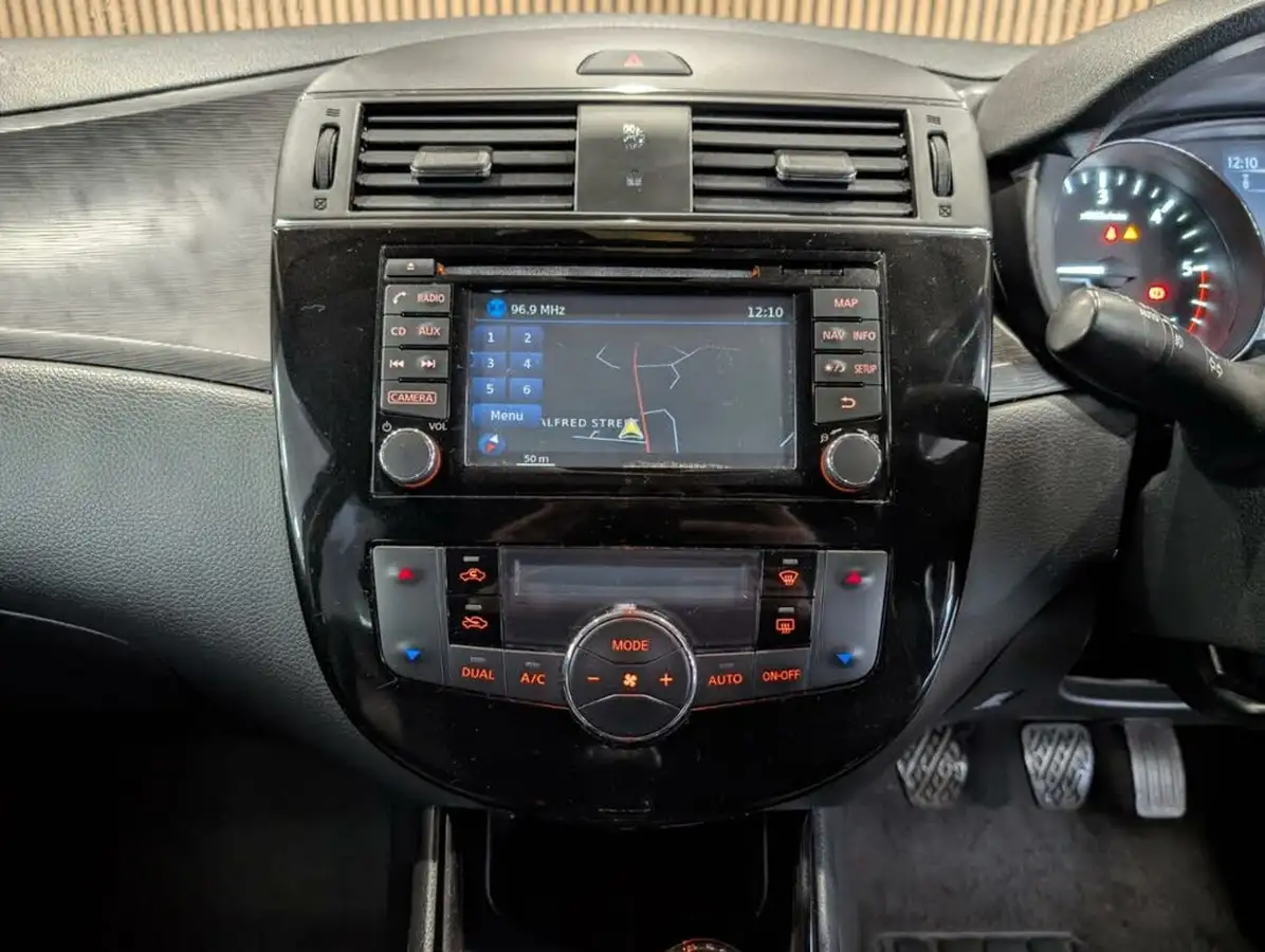 2014-nissan-pulsar-15dci-tekna-big-34