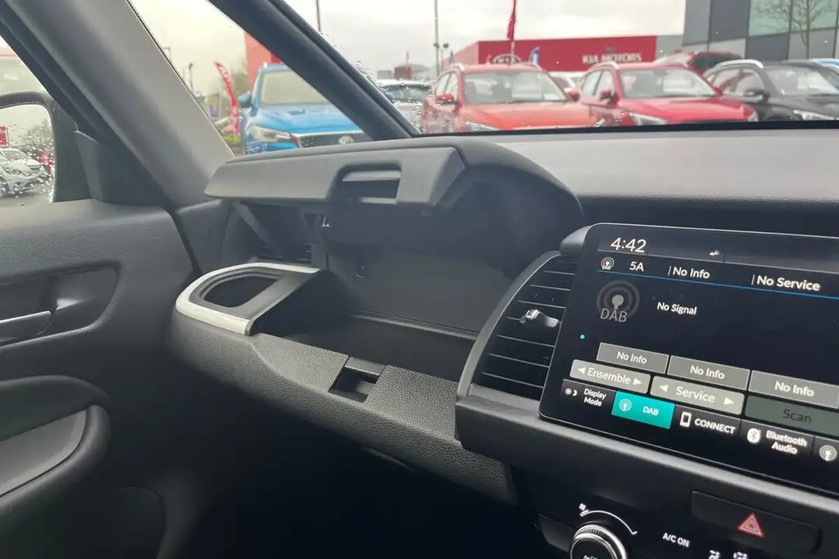 2022-honda-jazz-15-i-mmd-sr-109ps-big-22