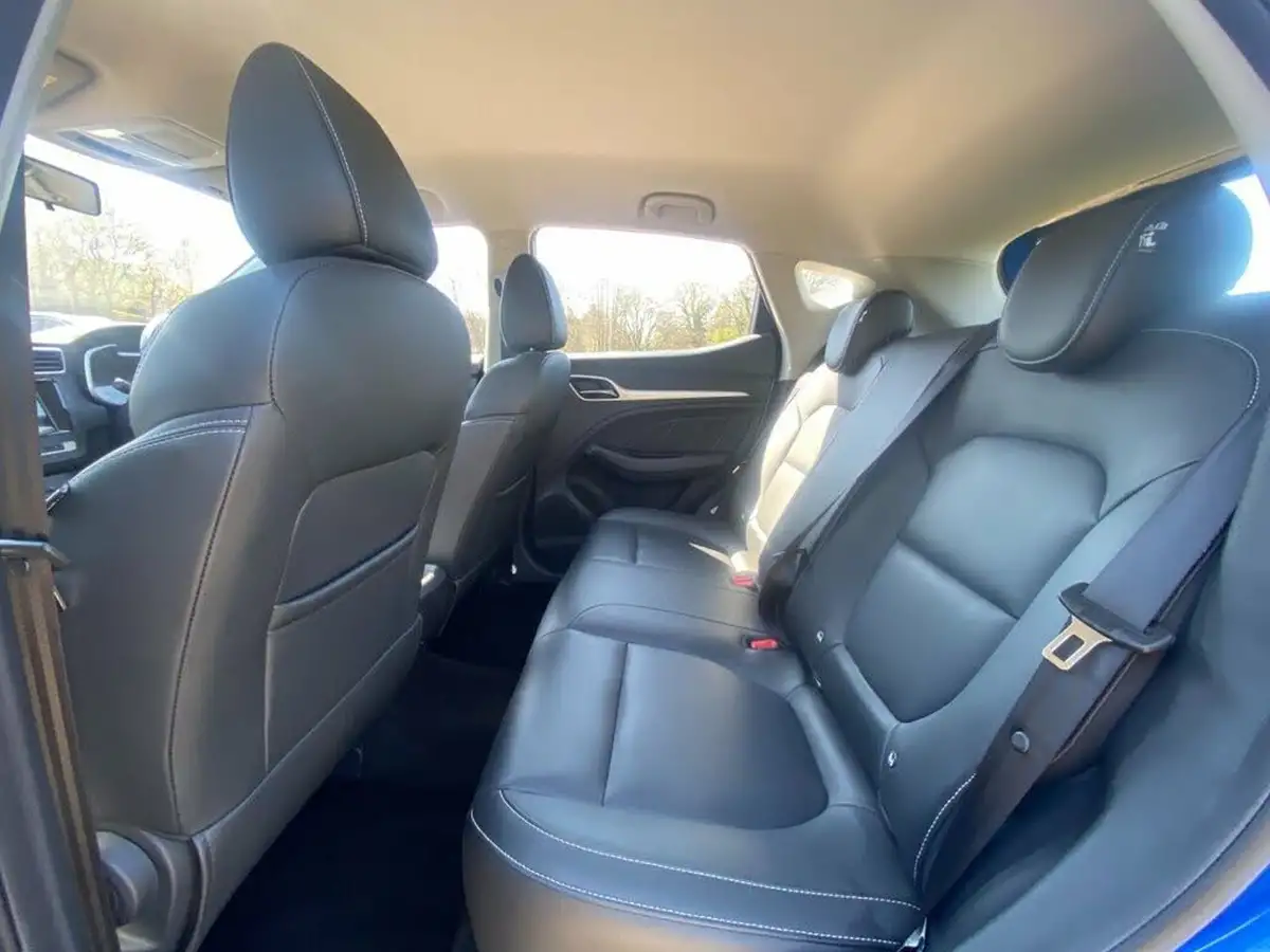 2020-mg-zs-suv-10t-gdi-exclusive-111ps-big-17