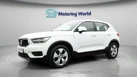 2020-volvo-xc40-20td-d3-momentum-geartronic-small-2