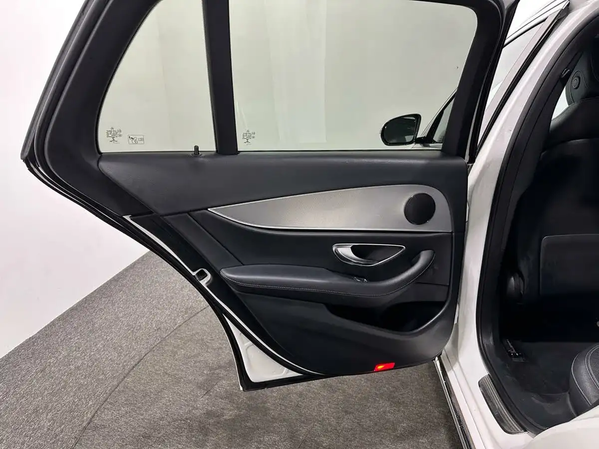 2017-mercedes-benz-e-class-20d-e220d-se-ss-estate-5d-big-39