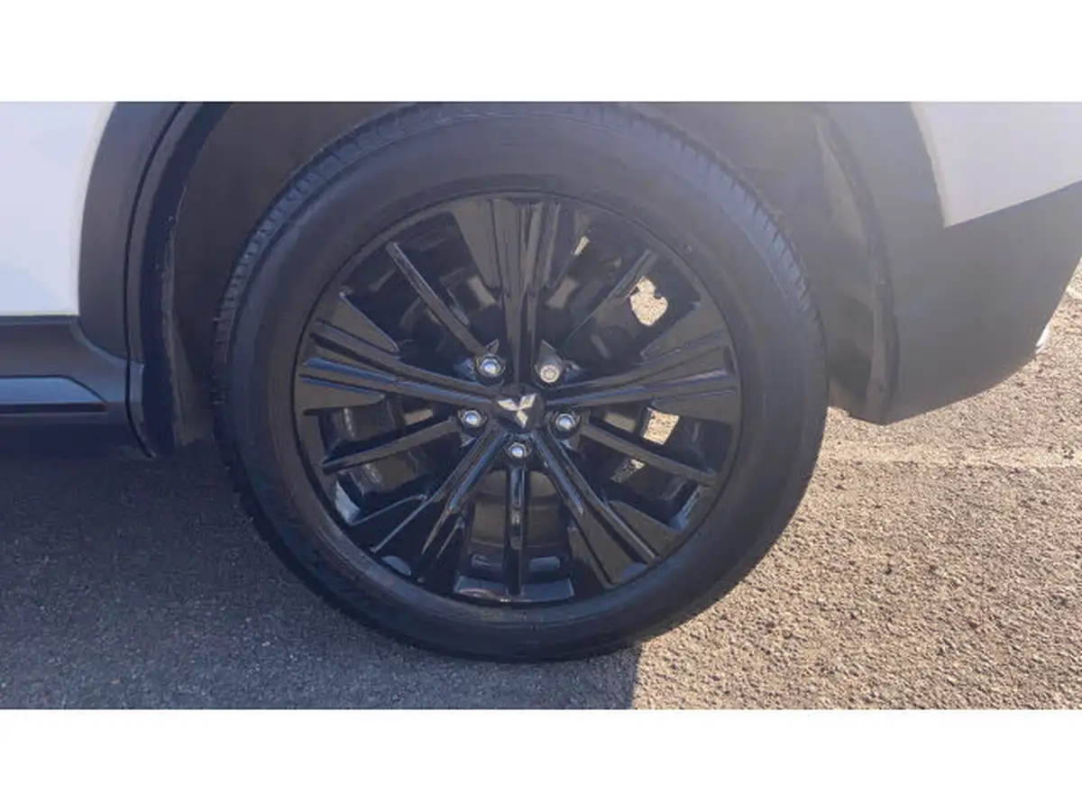 2020-mitsubishi-eclipse-cross-15-black-big-22