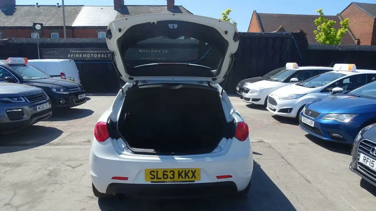 2013-alfa-romeo-giulietta-14-collezione-multiair-170bhp-big-30