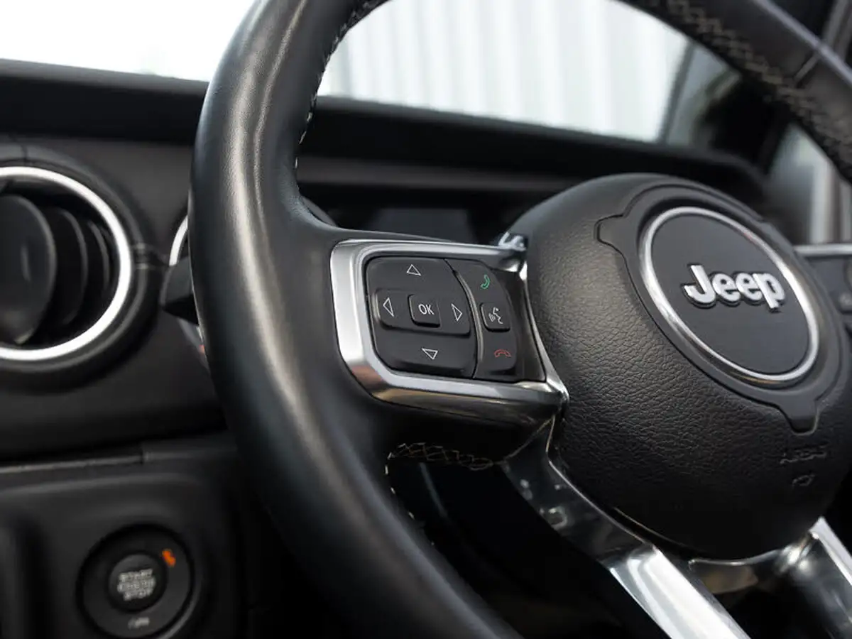 2021-jeep-wrangler-20-gme-overland-5d-big-14