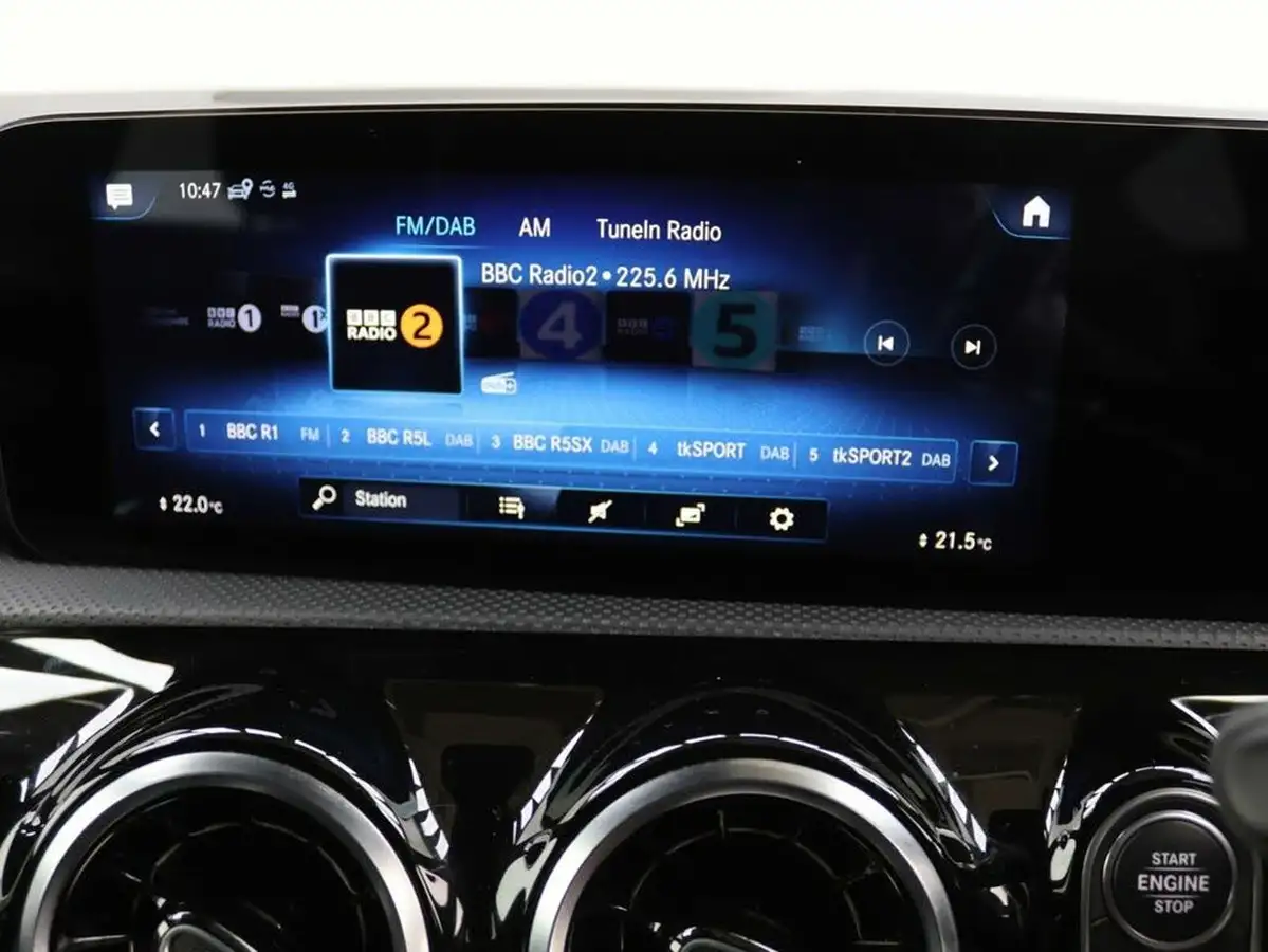 2021-mercedes-benz-a-class-13-a250e-amg-line-executive-saloon-4d-big-13