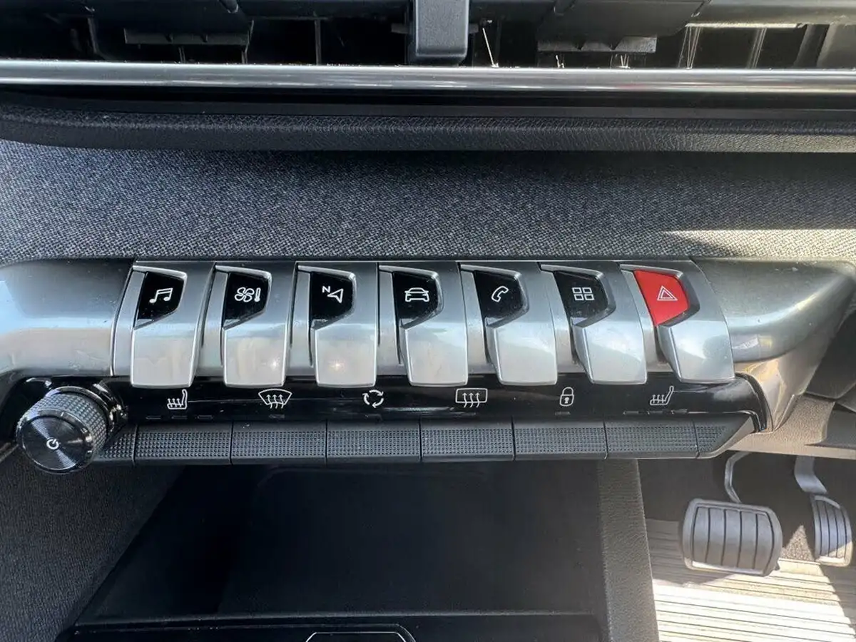 2018-peugeot-3008-suv-12-puretech-allure-eat6-big-64