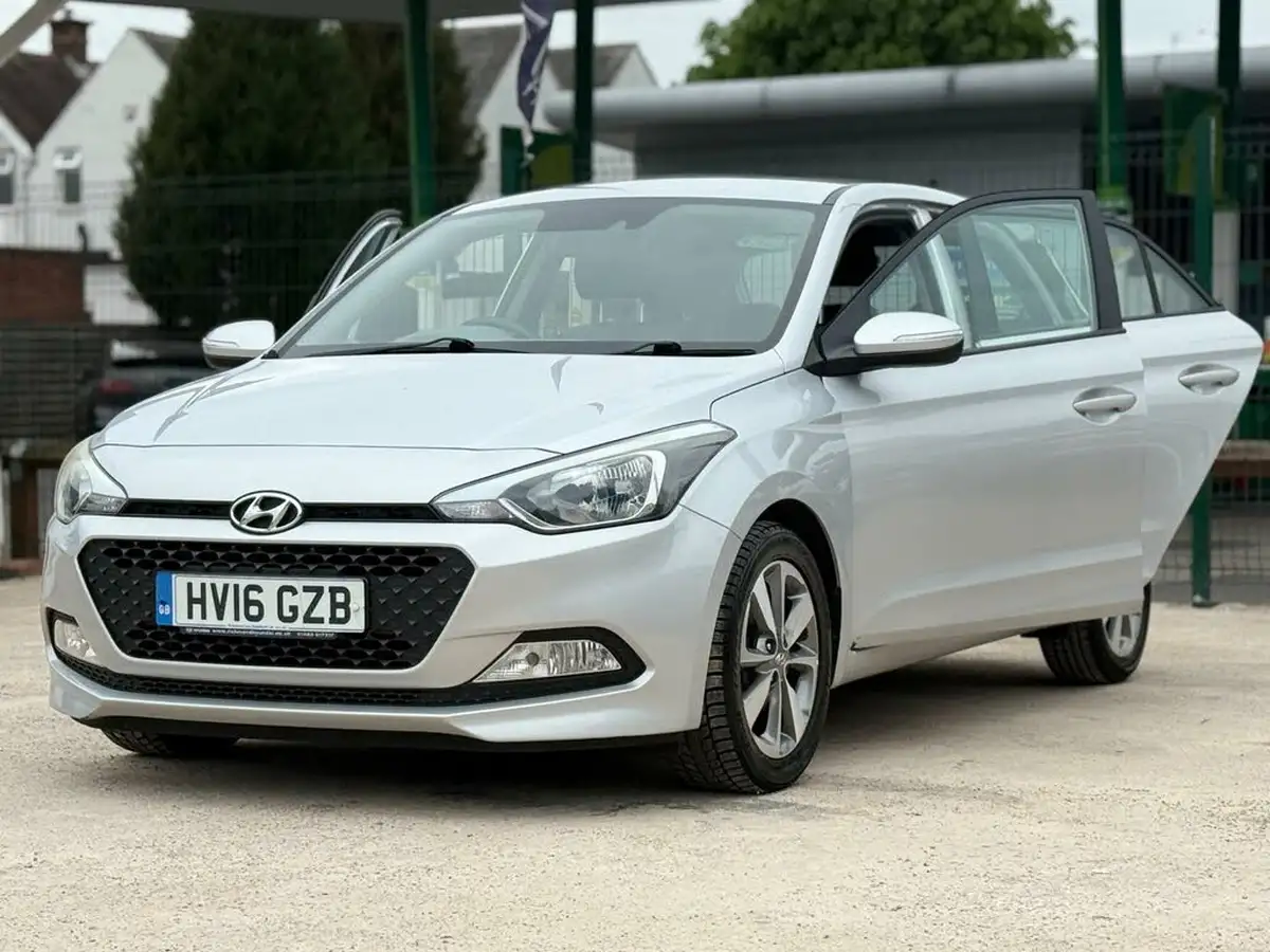 2016-hyundai-i20-12-blue-drive-se-hatchback-5d-big-15