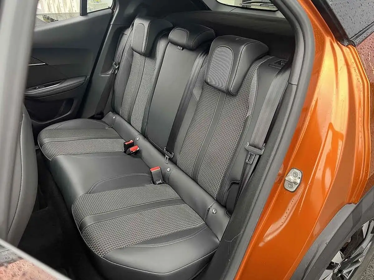 2021-peugeot-2008-suv-e-gt-big-33