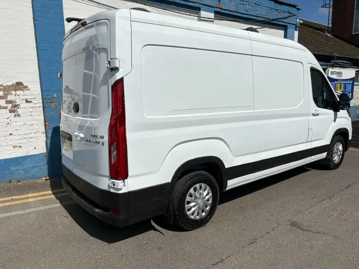 2022-maxus-e-deliver-9-e-lh-515kwh-big-4