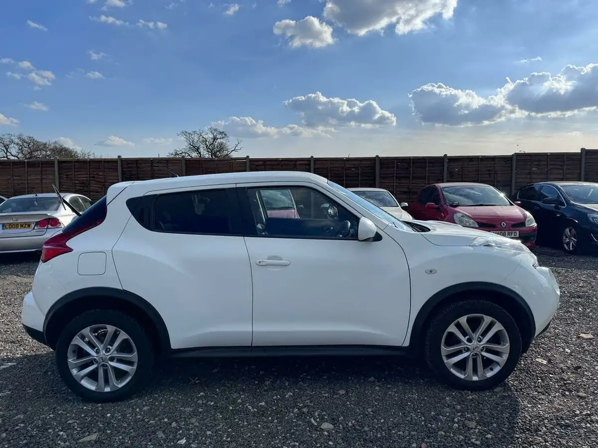 2011-nissan-juke-16-acenta-premium-16v-1598cc-big-11